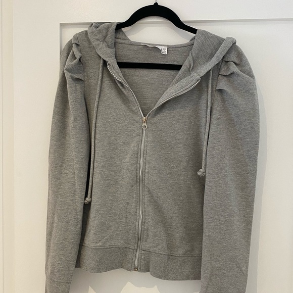 Elevated grey zip up with ruffle sleeve - Picture 2 of 5